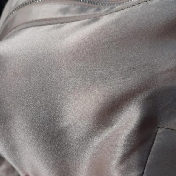 Elie Tahari 100% Silk Champagne Bomber with Round the Neck Zip Detail - Picture 7 of 8